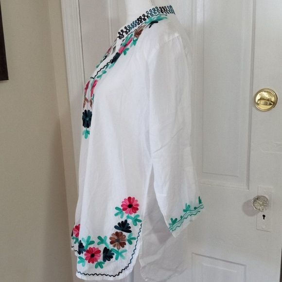 Floral Boho Embroidered "Coverup / Tunic" (Size L) White /Multicolor Floral - Picture 4 of 9